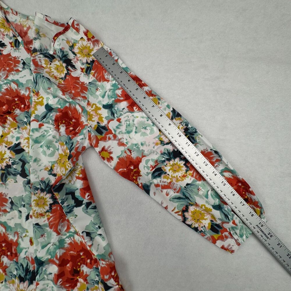 Mario Serrani Women Top Sz S NWT Green Floral V-Neck Top 3/4 Sleeves - Picture 5 of 8